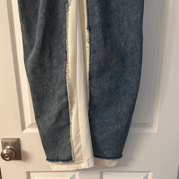 Stylish Denim and White Contrast Pants - Picture 3 of 5